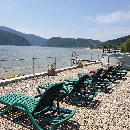 Casa Ana Serena Ieşelniţa Esterno foto