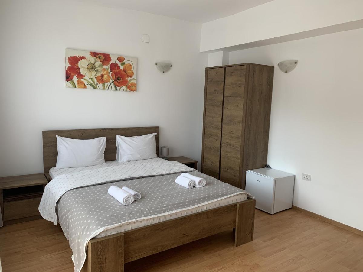 Casa Ana Serena Ieşelniţa Esterno foto