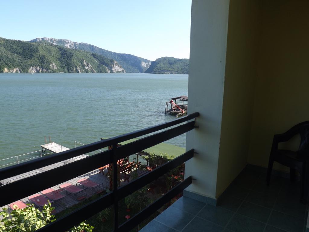 Casa Ana Serena Ieşelniţa Camera foto