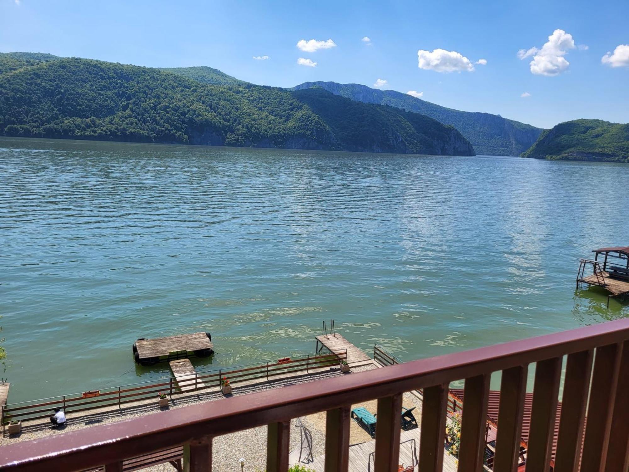 Casa Ana Serena Ieşelniţa Esterno foto