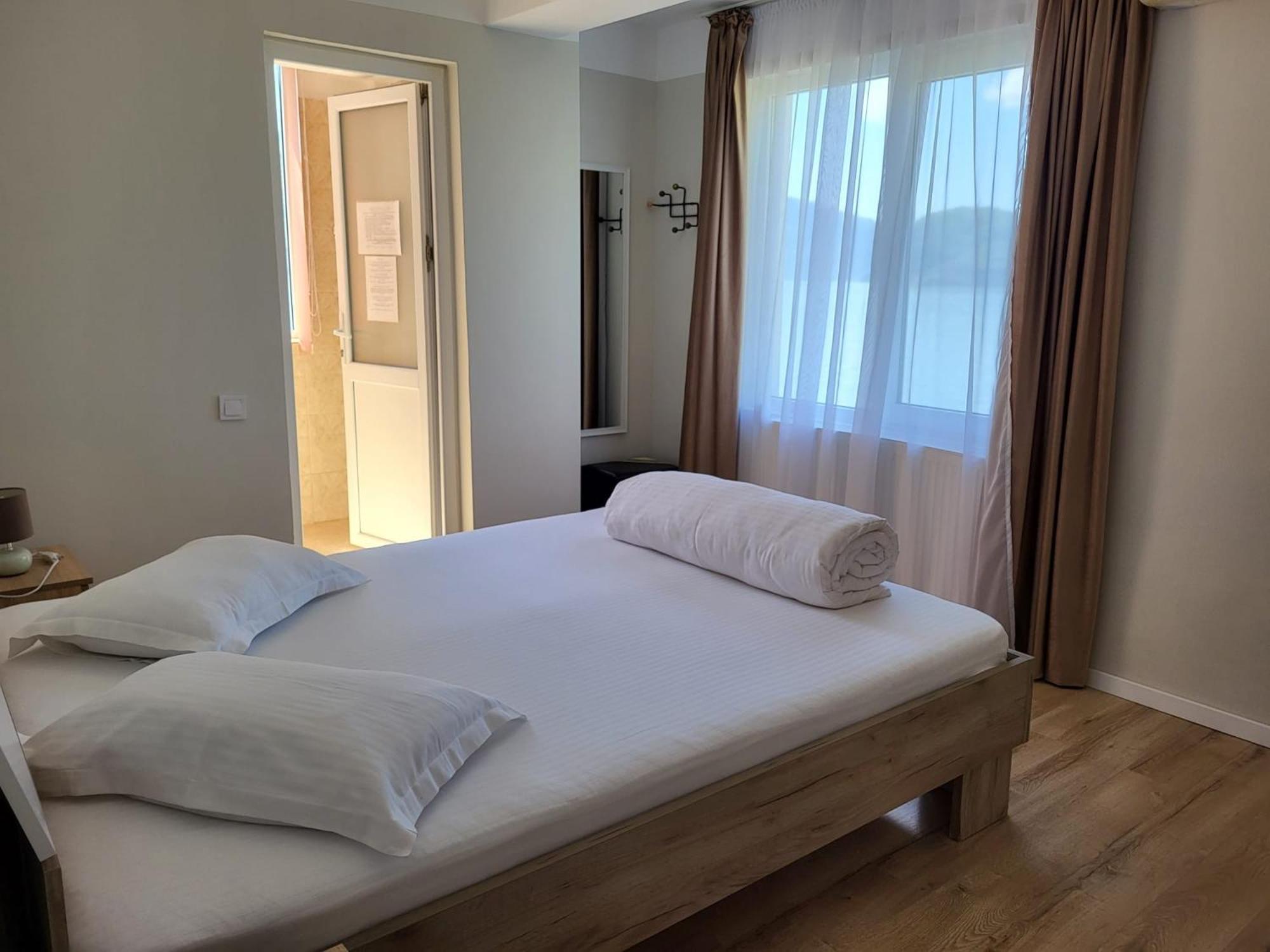 Casa Ana Serena Ieşelniţa Esterno foto