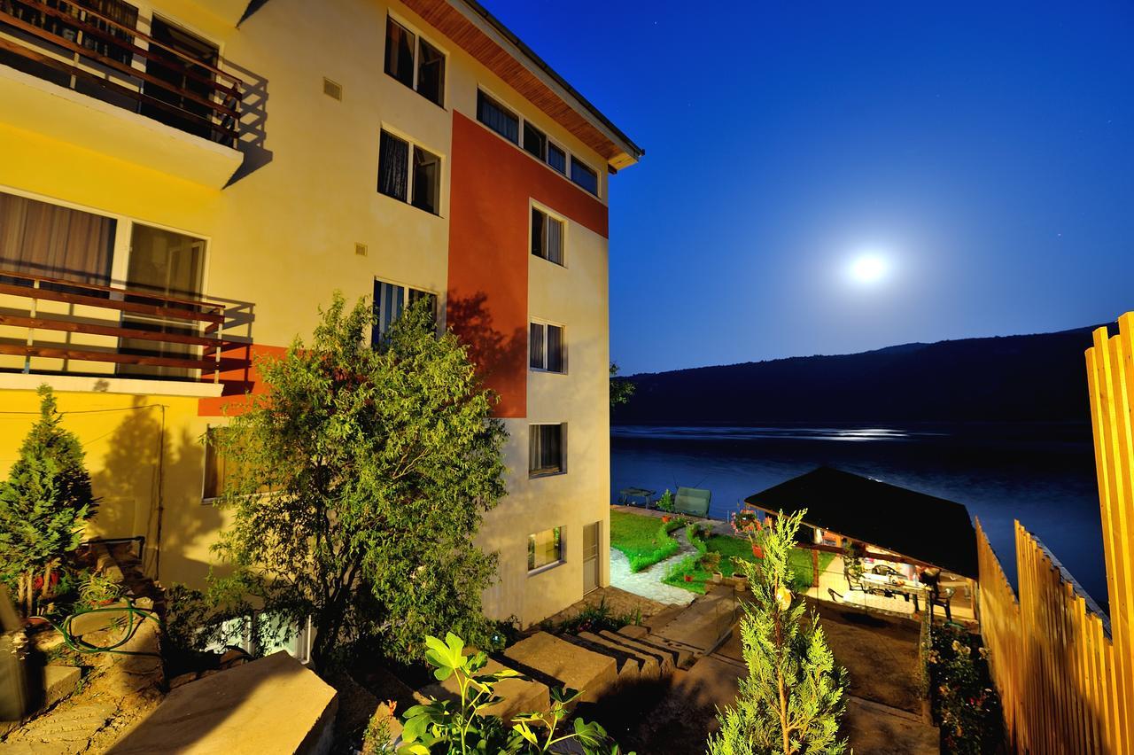 Casa Ana Serena Ieşelniţa Esterno foto