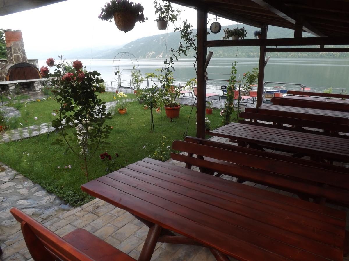 Casa Ana Serena Ieşelniţa Esterno foto