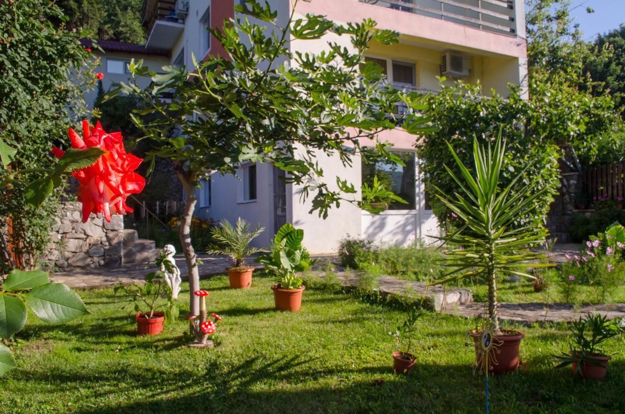 Casa Ana Serena Ieşelniţa Esterno foto