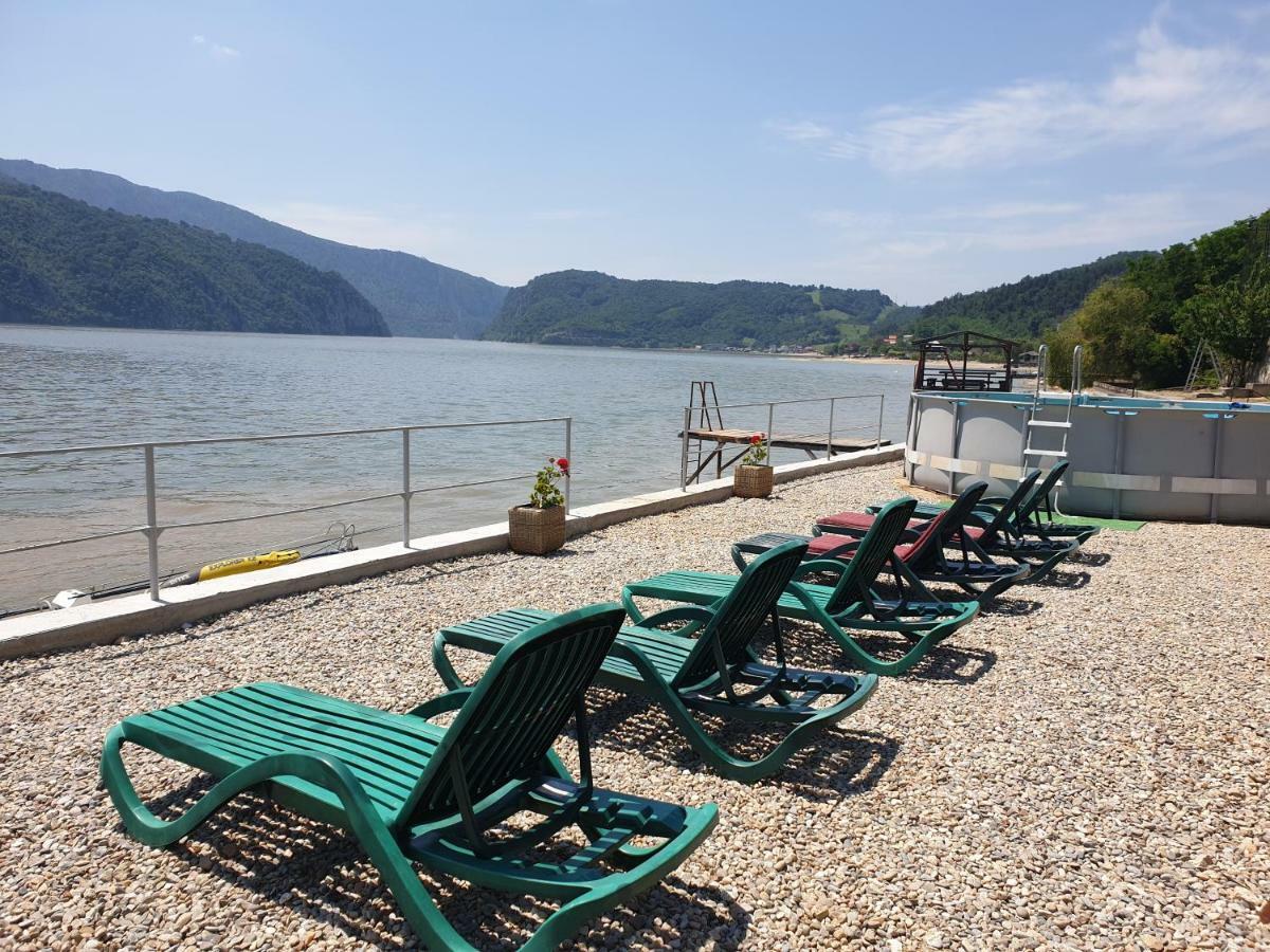 Casa Ana Serena Ieşelniţa Esterno foto